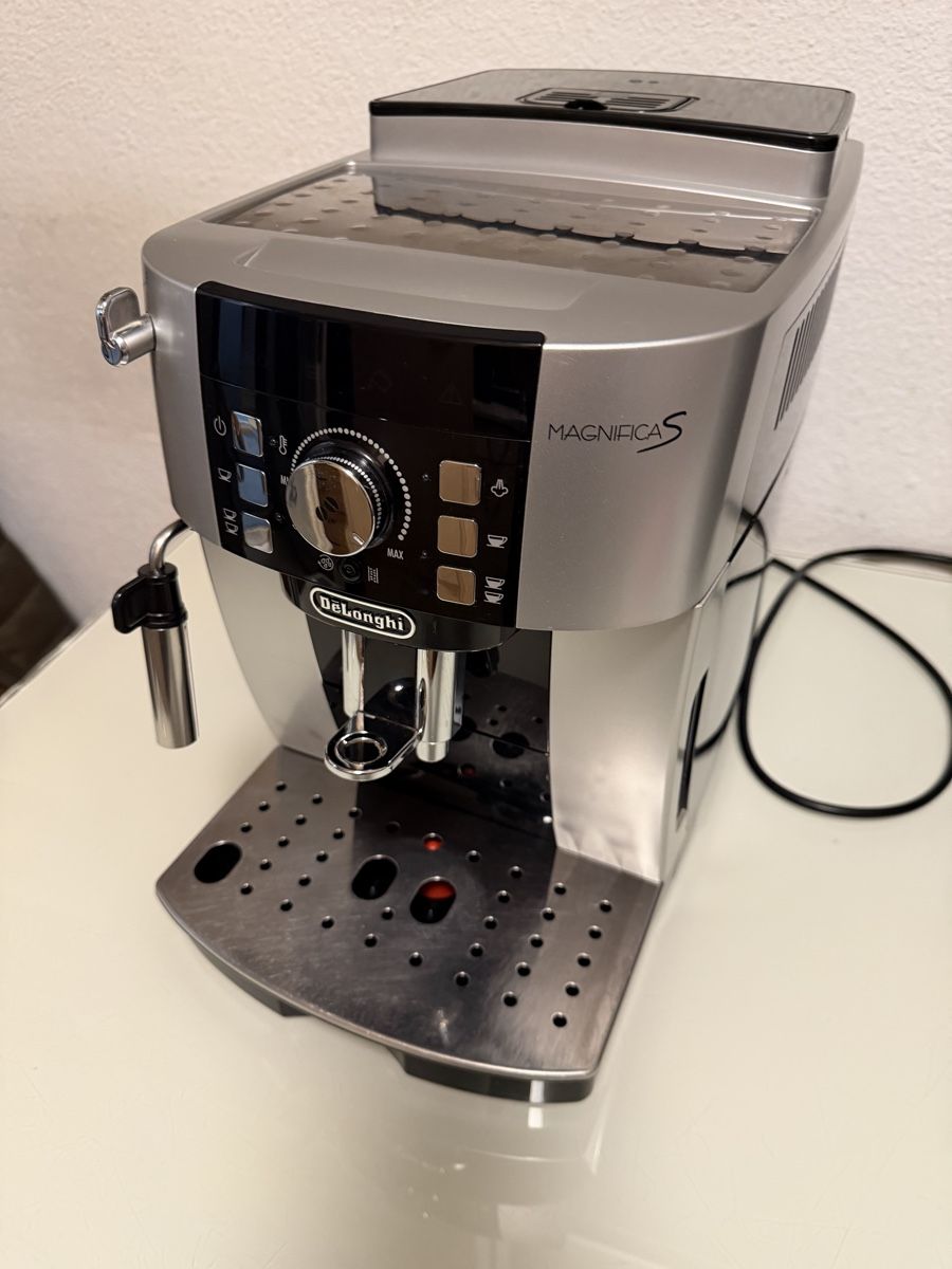 De'Longhi Macchine per caffè & Macchine per espresso: De‘Longhi Magnifica S – Usato da Landquart venduto da nnf_hj8k 4
