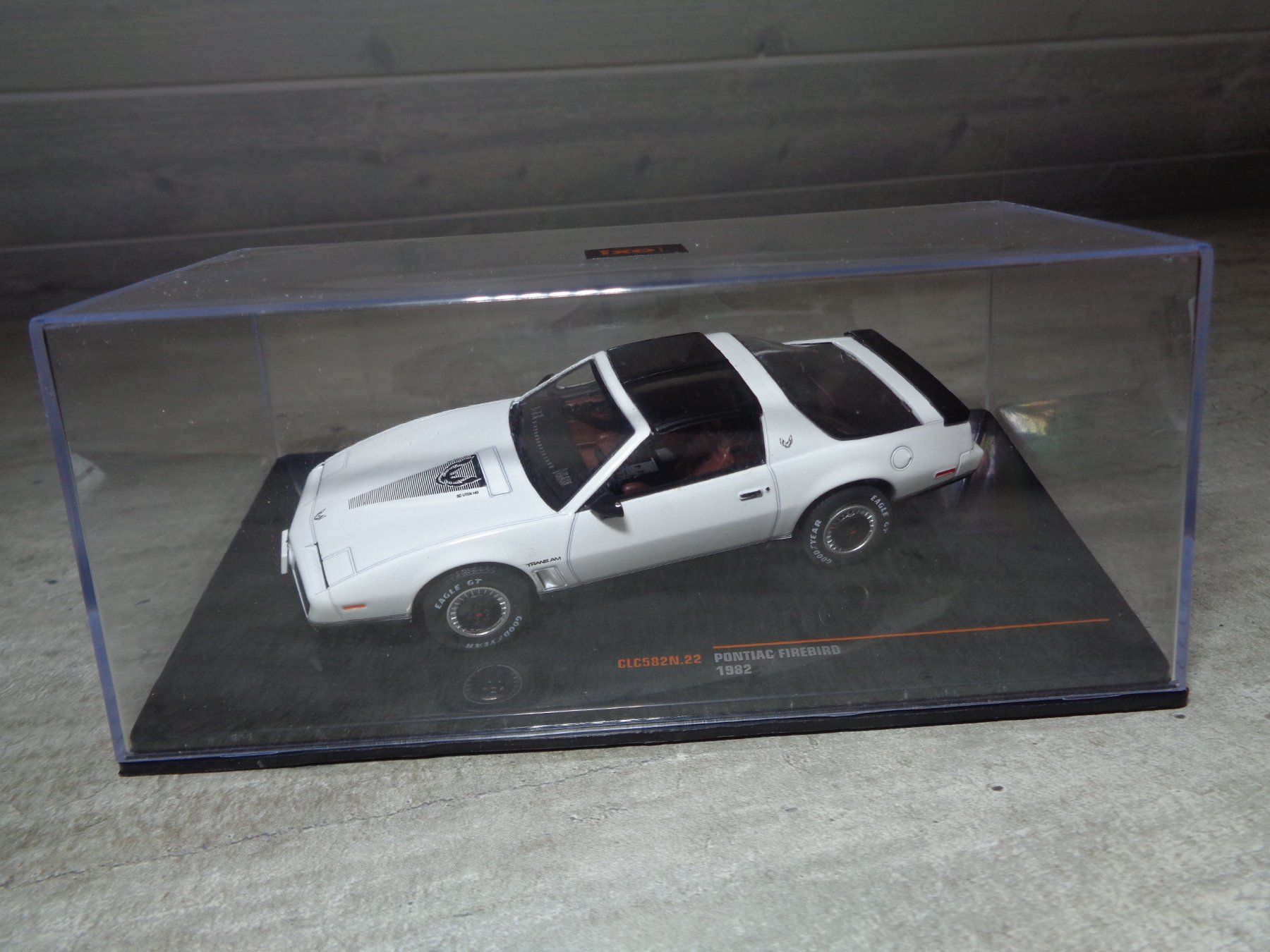 Pontiac Modellautos: Ixo 1:43 Classic Car Pontiac Firebird 1982 – Neu und originalverpackt aus Reconvilier von rallycar 1