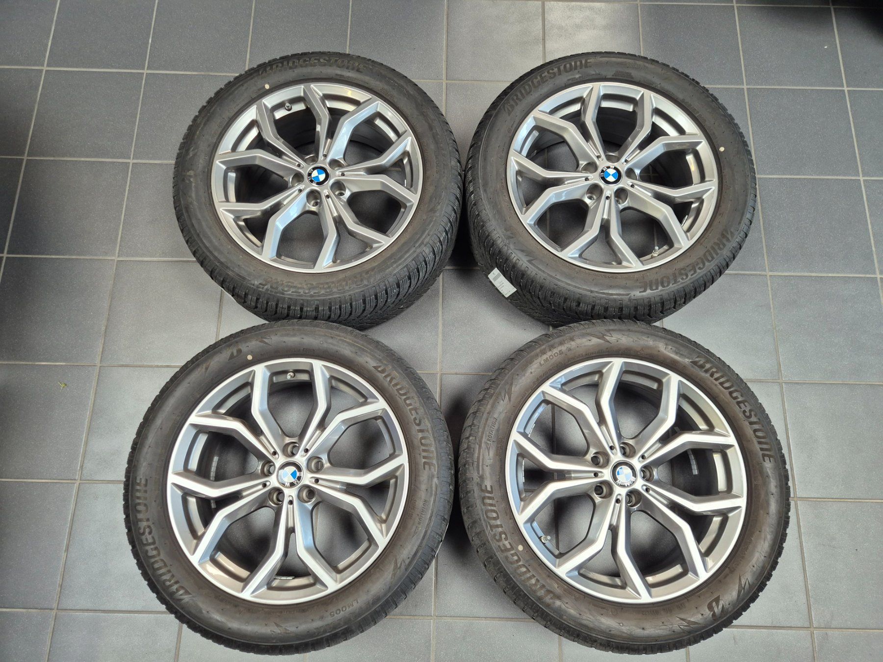 BMW Pneumatici & Ruote complete: Winterräder 19" BMW X3 – Usato da Winterthur venduto da WEWi-Ersatzteile