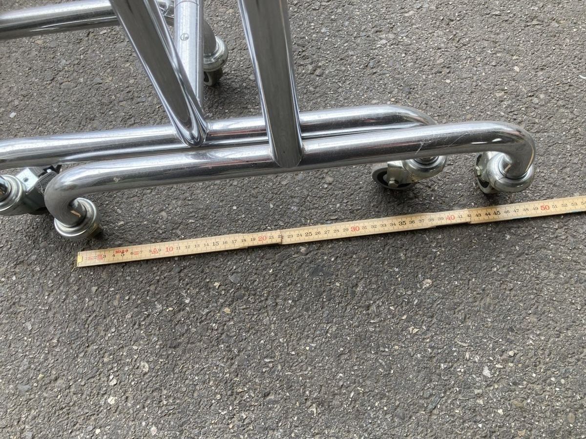 Altro in Decorazioni & Accessori: Robuster, rollbarer Kleiderständer aus Metall – Usato da Langenthal venduto da Valpur 1