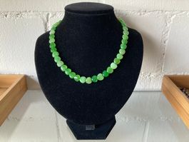 JADE  KETTENSTRANG  HERZEN 10mm x 9mm  LÄNGE 36cm
