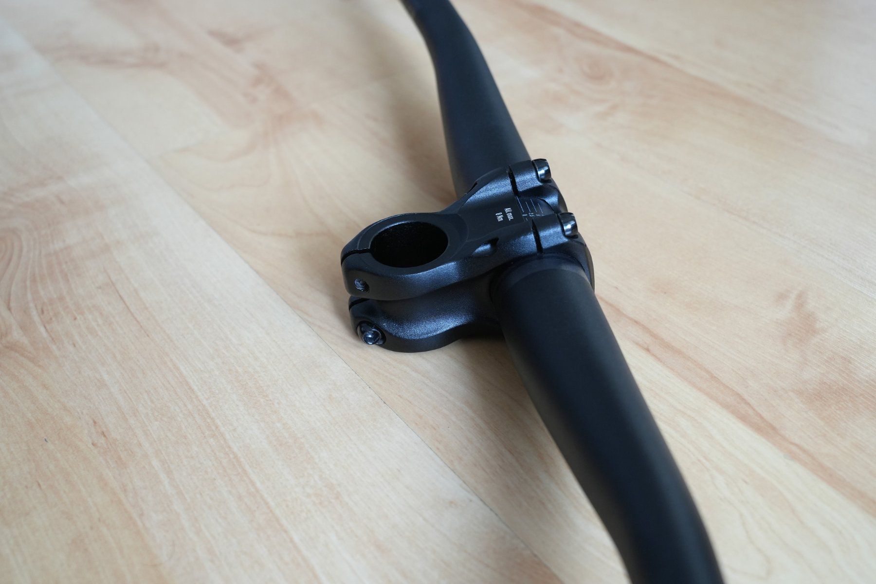 Pièces détachées: Pivot MTB Vorbau und Lenker – Neuf (Voir description) à Laupen ZH par Foto77 2