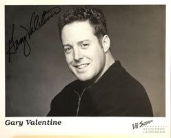 Gary Valentine 1961- Autogramm signiert Foto 20x25cm