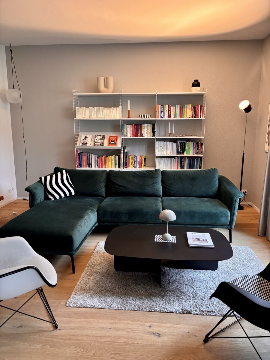 Sofas: Hochwertiges Sofa aus Velours – D'occasion à Bern par AnniSa82