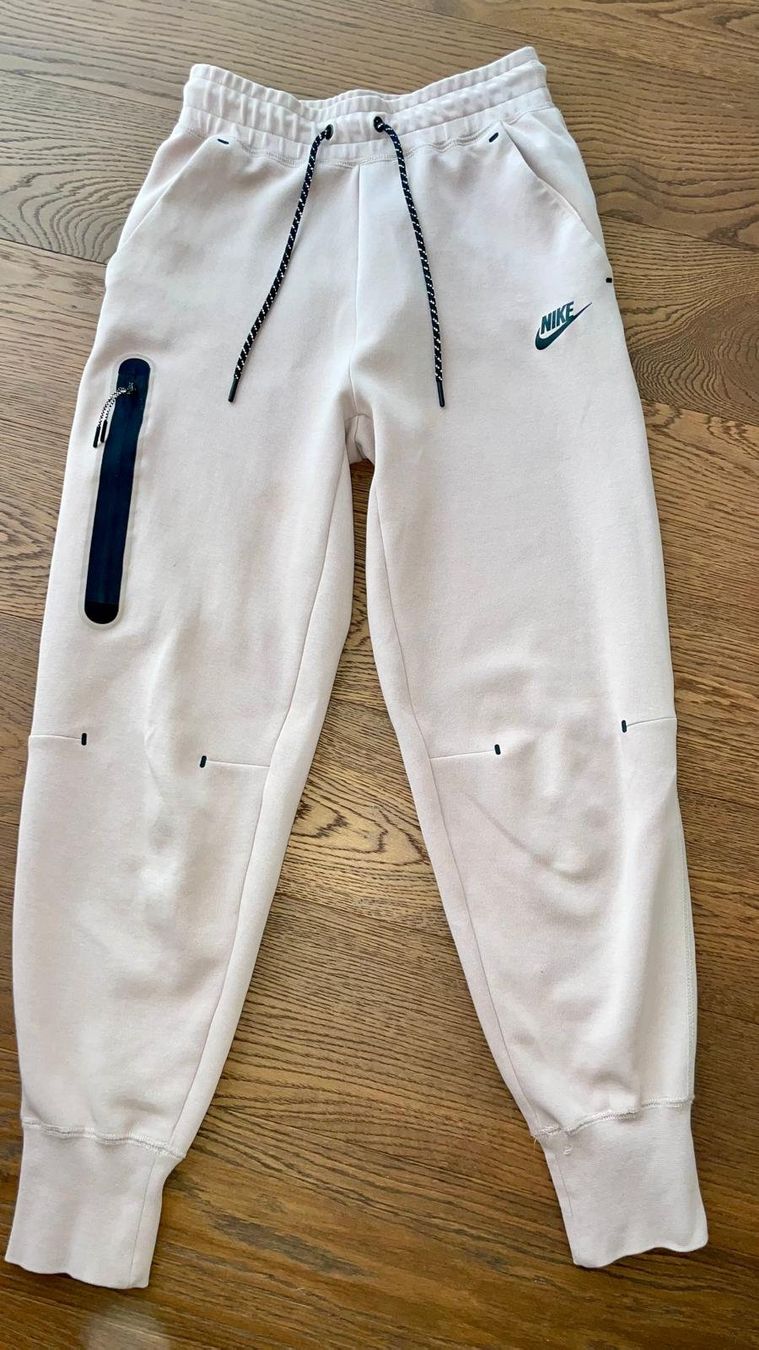 Nike Pantaloni: Nike Tech Fleece Hose Beige XS – Usato da Wädenswil venduto da Bargy 1
