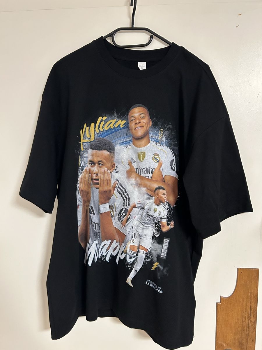 T-shirt: Kylian Mbappé Tshirt Grösse M Schwarz NEU – Nuovo (secondo la descrizione) da Schaffhausen venduto da raphael_95