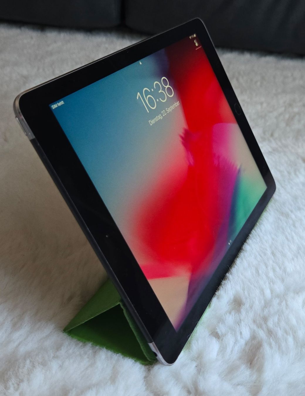 Apple Tablet PC: iPad Air 2 | 128GB inkl. Hülle – Usato da Arni AG venduto da StrohhutG 2