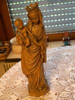 Holzschnitzerei Madonna mit Kind, religiöse Figur, antik