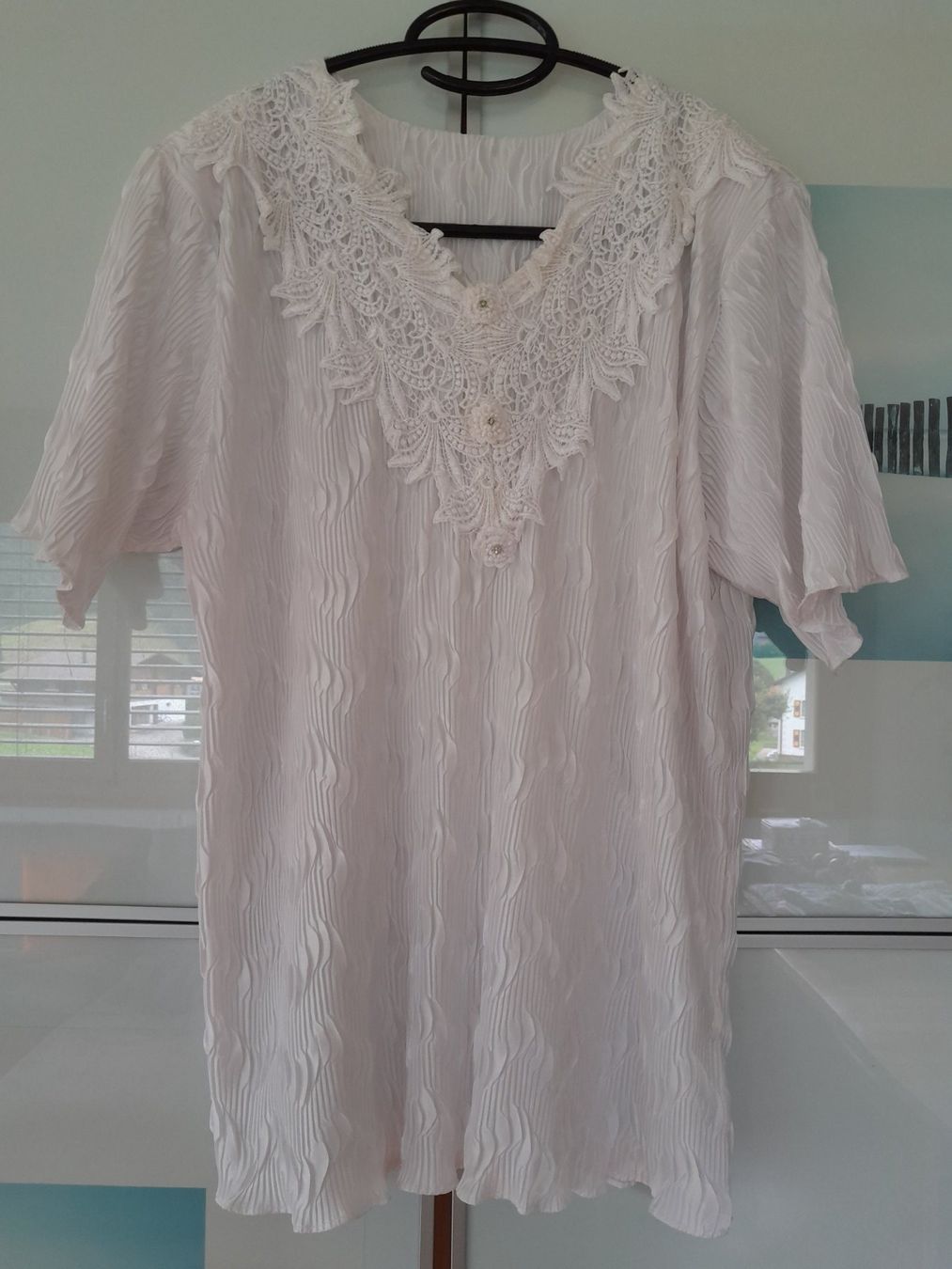 T-shirt: T-shirt M-L blanc comme neuf – Usato da Charmey (Gruyère) venduto da Laulau.sansan