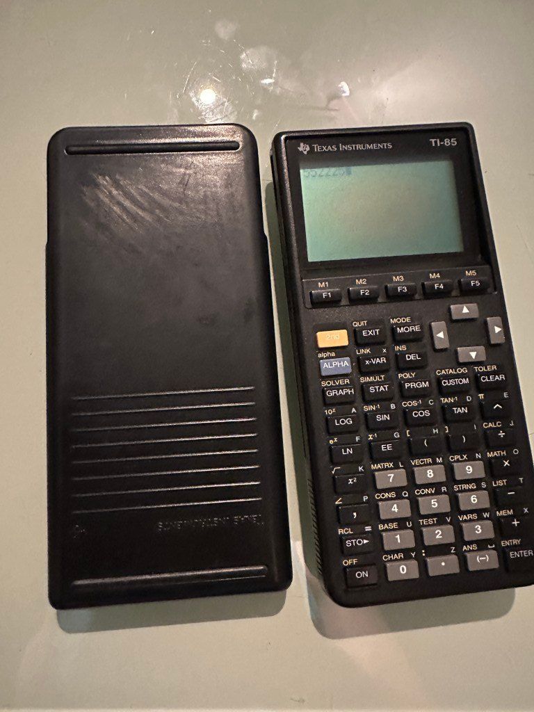 Texas Instruments Calcolatrici tascabili: Taschenrechner Texas Instruments TI-85 gebraucht – Usato da Brunnen venduto da 23068
