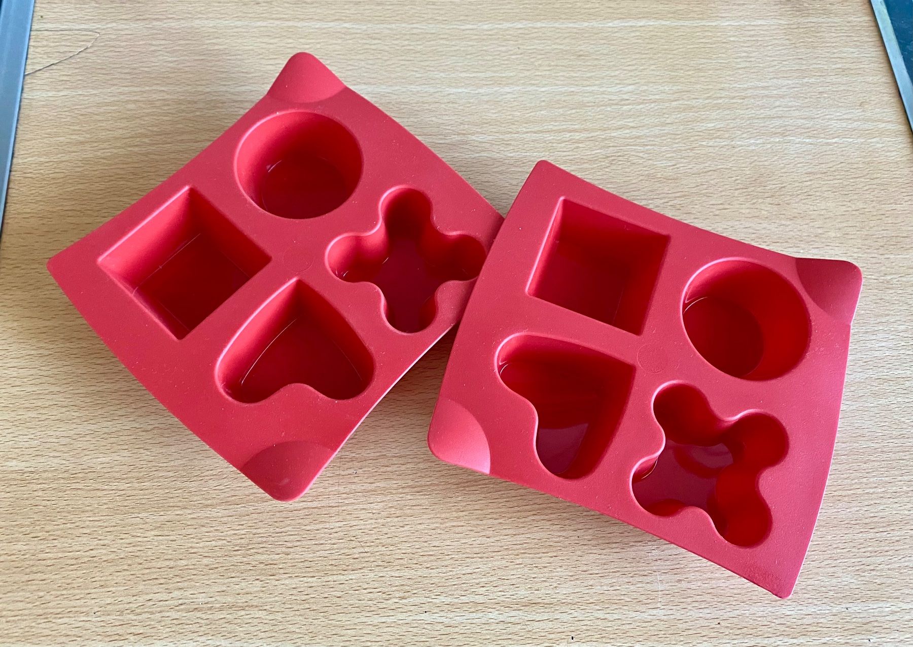 Tupperware Teglie da forno: TUPPERWARE - Silikonformen - NEU – Nuovo (secondo la descrizione) da Nottwil venduto da Romy80