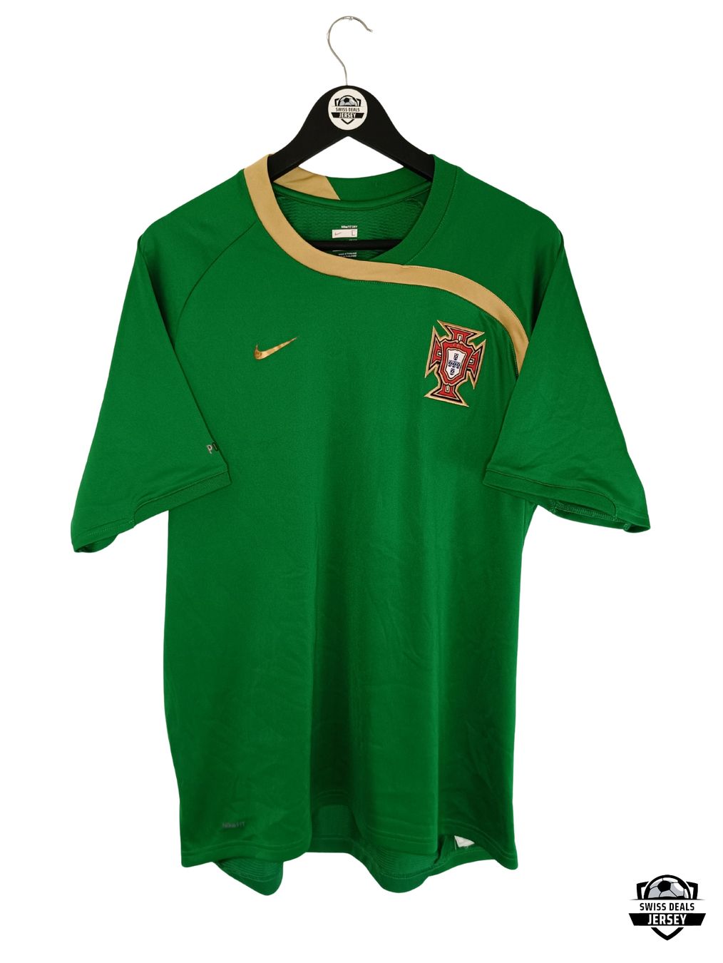 Nike Leibchen & Hosen: Original Portugal 2008-09 Training Trikot – Gebraucht aus St-Léonard von SwissDealsJersey