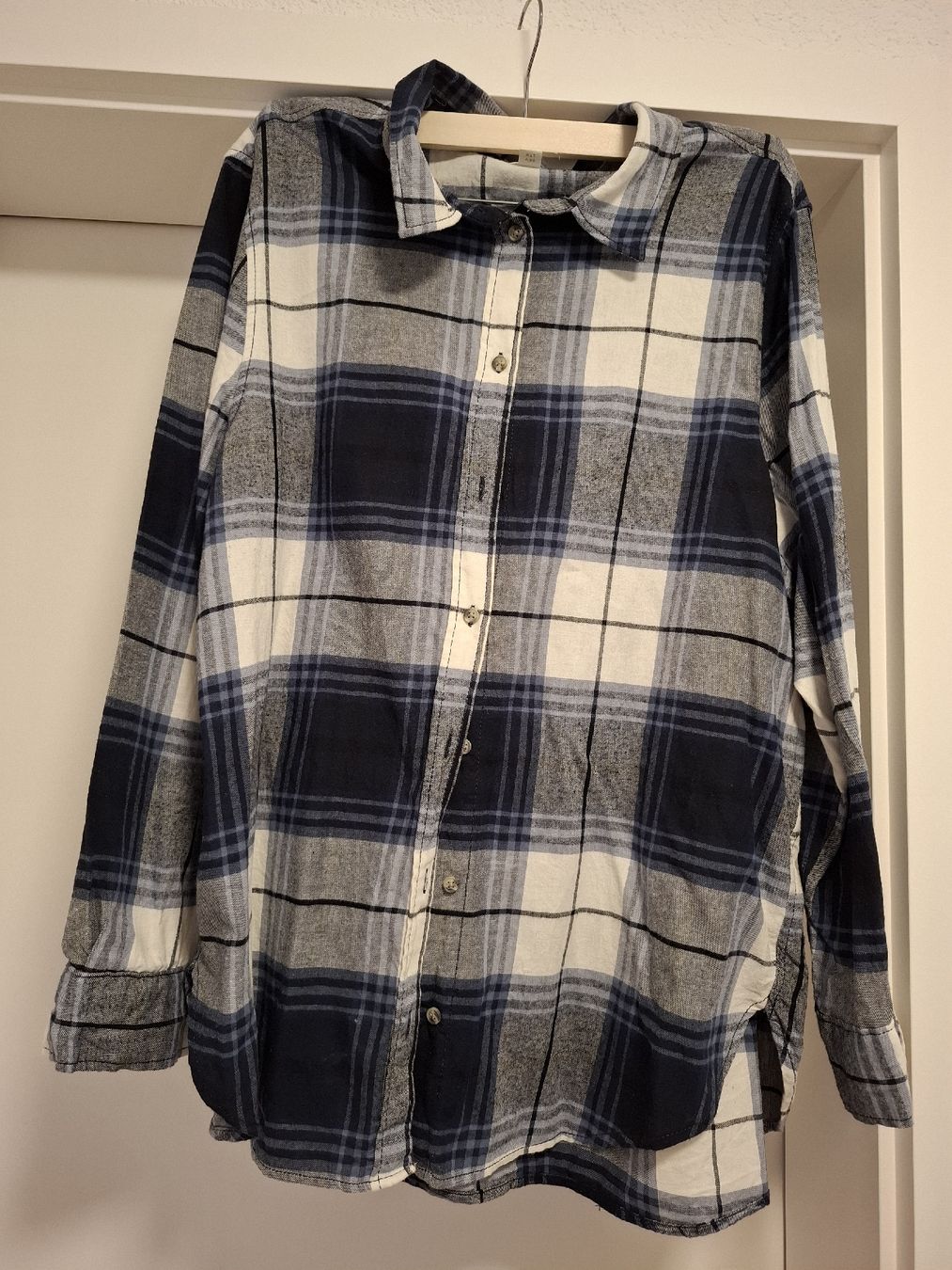 H&M Chemisiers: Blusenhemd Grösse L – D'occasion à Lütisburg par amerika123