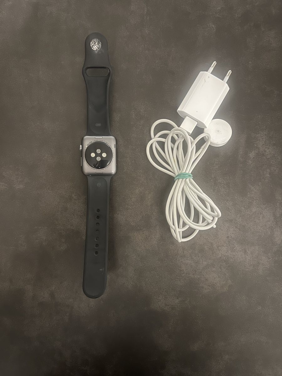 Apple Smartwatch: Apple Watch 1st generation, 42mm – Usato da Pully venduto da Afagone 1