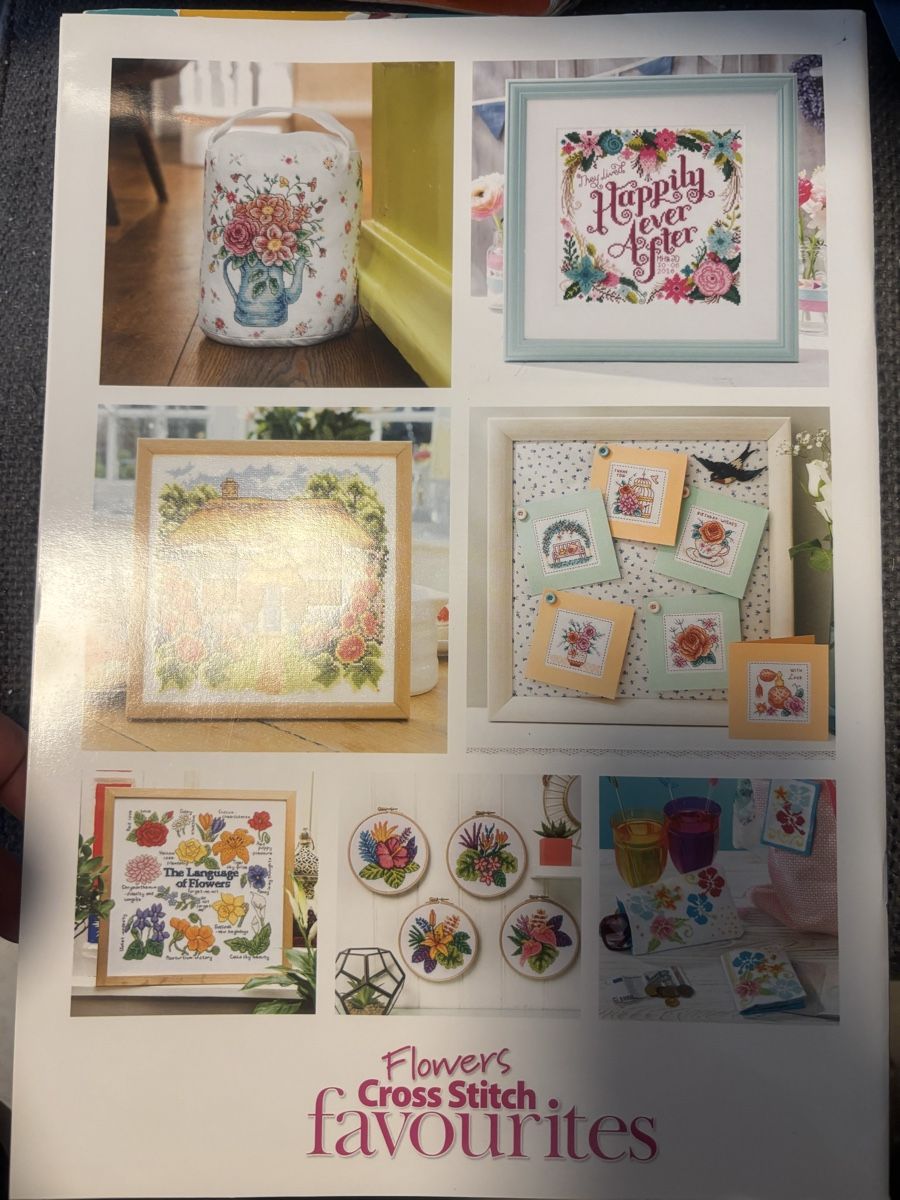 Riviste & Magazine: Cross Stitch favourites floral spring 2019 – Nuovo (secondo la descrizione) da Corcelles-près-Payerne venduto da Stendi 1