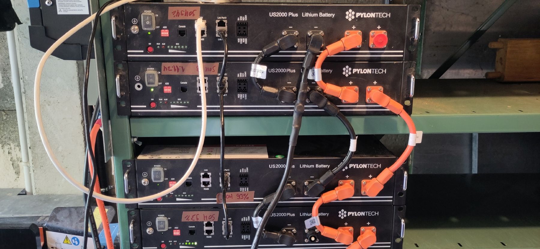Victron Solargeräte und Solarprodukte: Batteriespeicher Victron MultiPlus-II Pylontech 9.6 kWh – Gebraucht aus Liebefeld von robi15blue