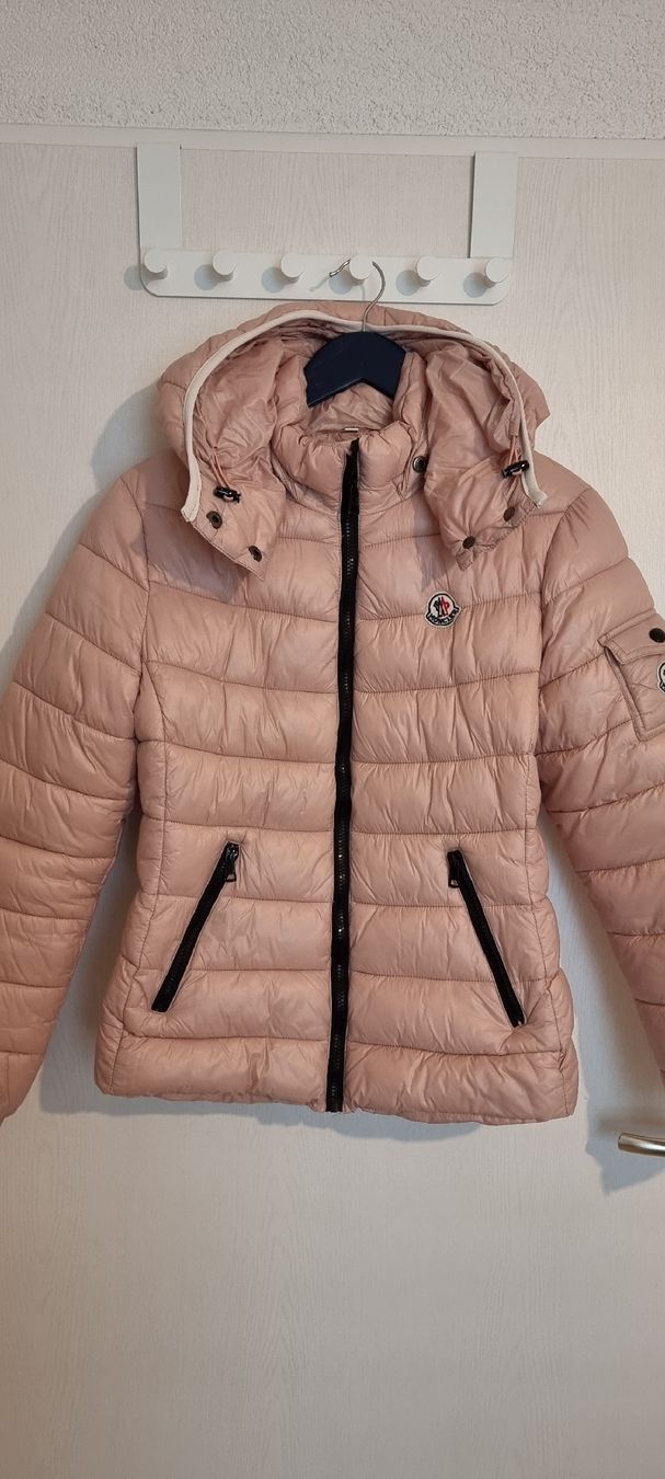Giacche: Winterjacke Damen L eher M – Usato da Glattpark(Opfikon) venduto da TatianaVladimirova 1