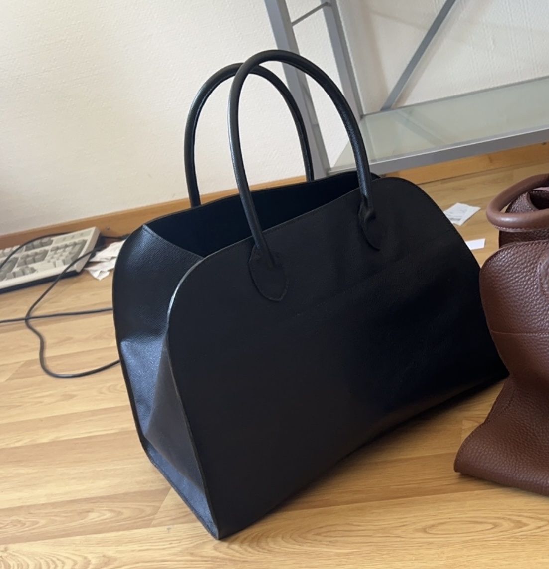 Borse: 100 % handgemachte schwarze Tragetasche – Nuovo e nell'imballaggio originale da Veyras venduto da ValClasse