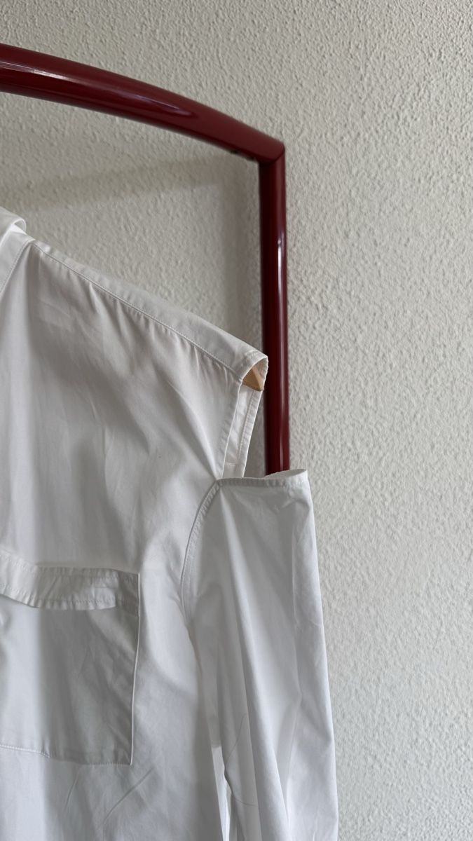 Valentino Blusen: Valentino Bluse weiss mit Schulterausschnitt  – Neu (gemäss Beschreibung) aus Schlieren von Marjuk 1