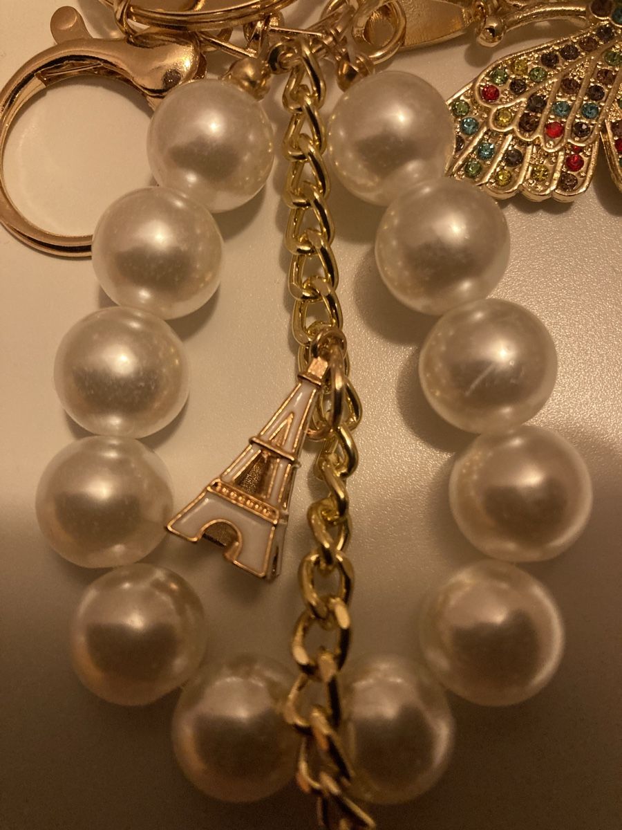 Portachiavi: Porte-clés papillon et tour Eiffel perles nacrées doré – Nuovo e nell'imballaggio originale da Plan-les-Ouates venduto da Namorona 2