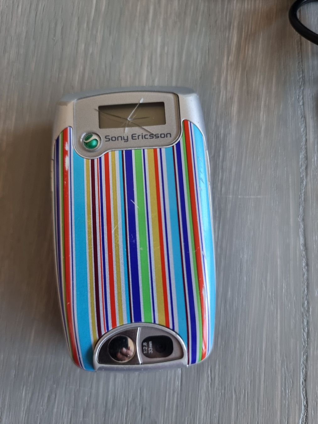 Ericsson Telefoni cellulari / Smartphones: Sony Ericsson Z520i Klapphandy mit Ladekabel – Usato da himmelried venduto da bribuli