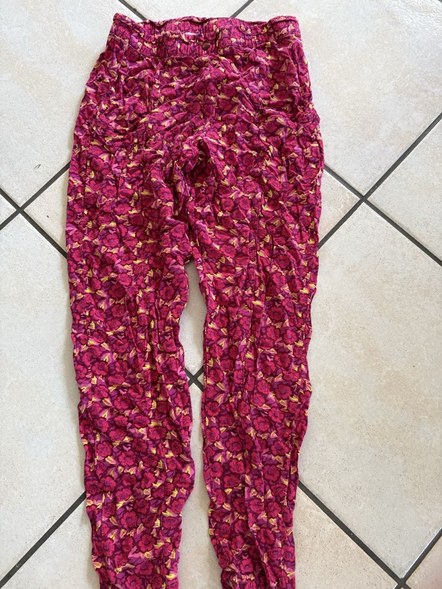 Pantaloni: Sommerhose Mädchen 140 – Usato da Arlesheim venduto da 12sxlssdf