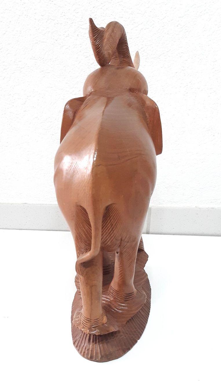 Tutte le decorazioni: Elefant aus Holz - Eléphant en bois – Usato da Savagnier venduto da Marderuth 3