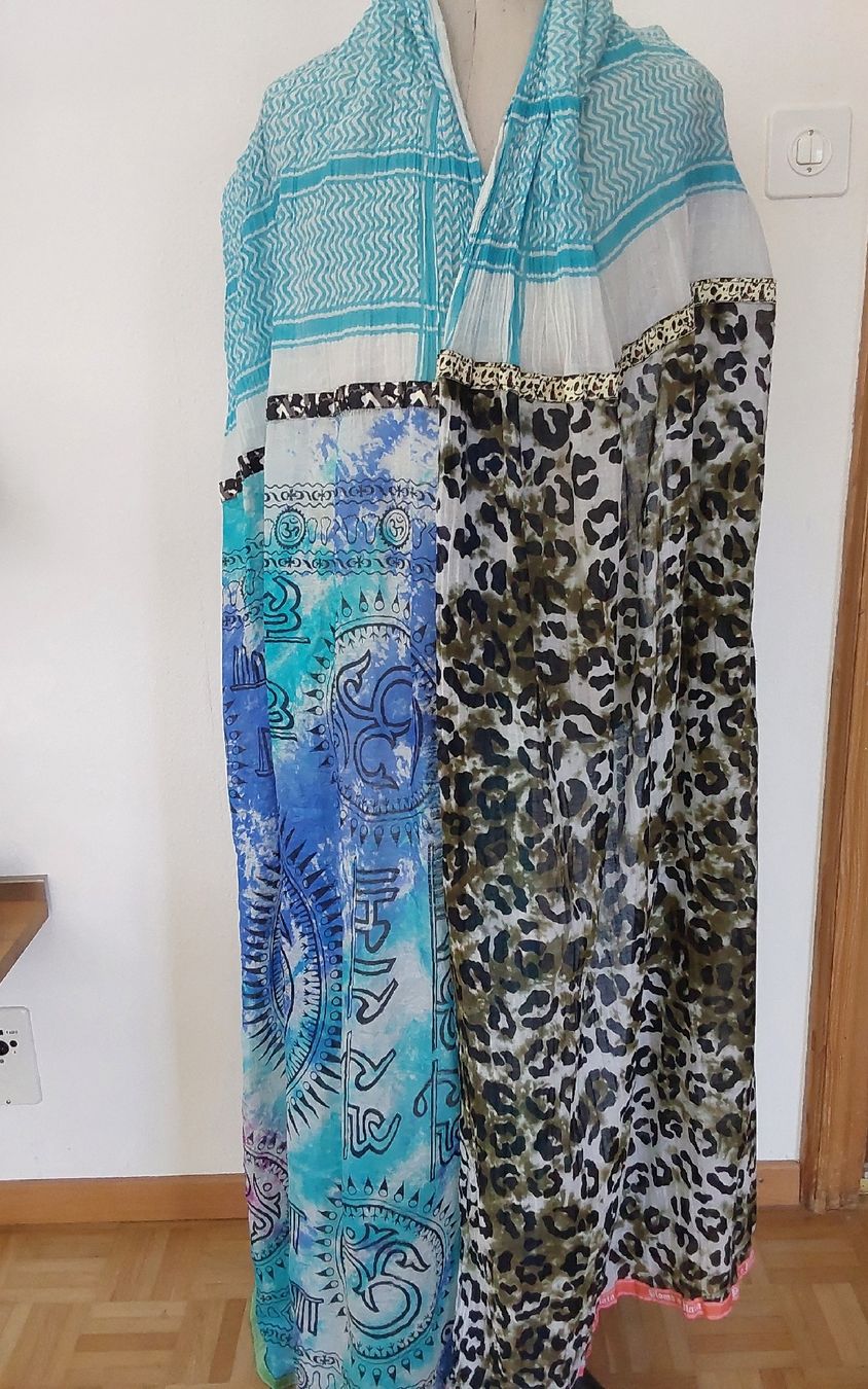 Foulard & Sciarpe: Schal Plomo o Plata mit Seide – Usato da Köniz venduto da scopello12 1