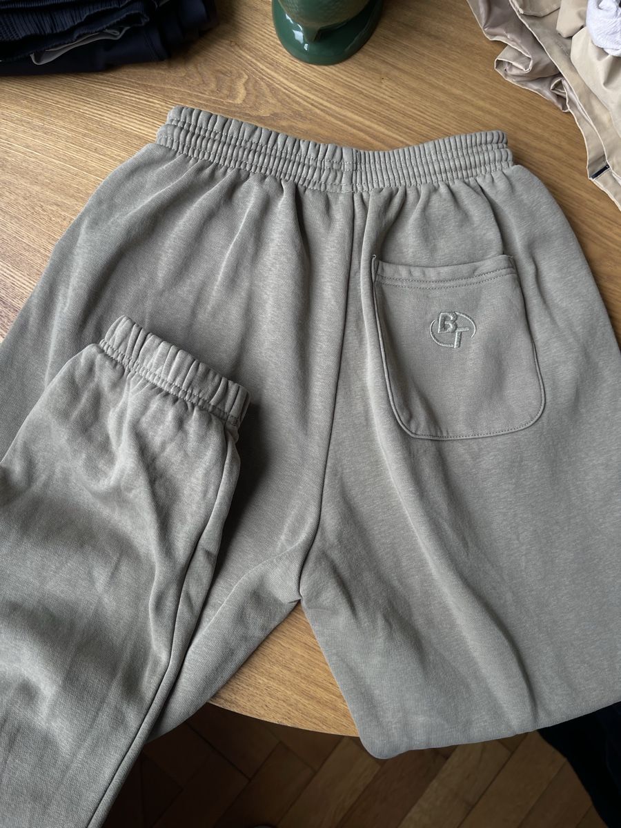 Pantaloni: Bo&Tee sweatpants – Usato da Fribourg venduto da ssu_tr9g 2