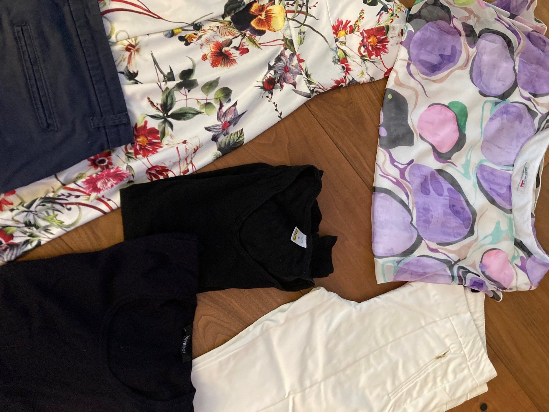 Navyboot Lots de vêtements: Damen Kleiderpaket, Navy Boot, etc. – D'occasion à Baar par moritz1960 1