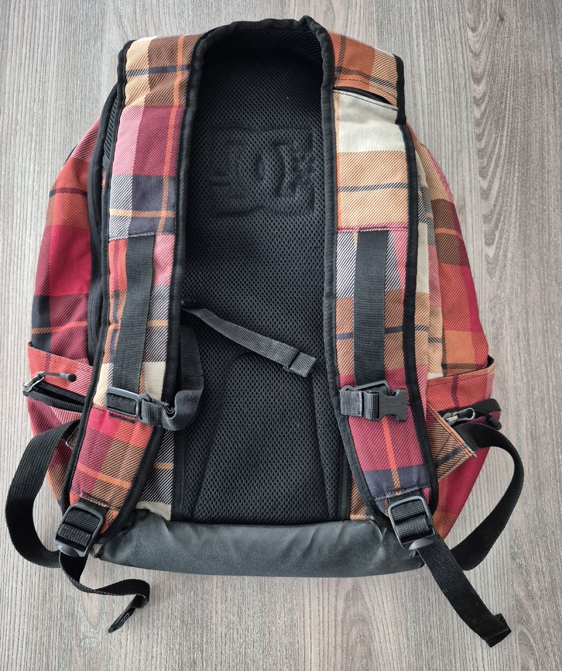 Zaini: DC Rucksack, Marken Rucksack, DC, Schulrucksack – Usato da Seuzach venduto da Gugelchopf 1