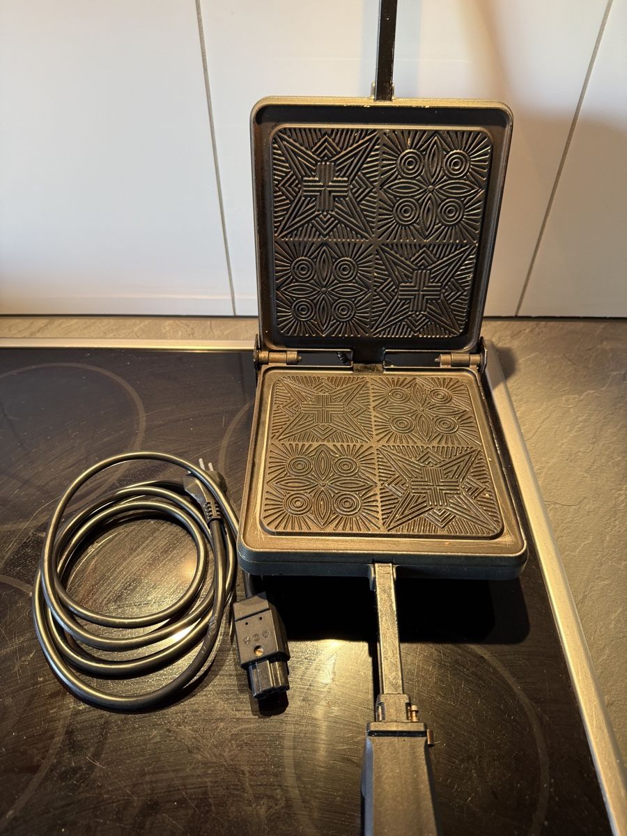 Jura Appareils de cuisine: Jura Bräzeli-Eisen Typ 142 mit Kabel – D'occasion à Luzern par Emlu20 1