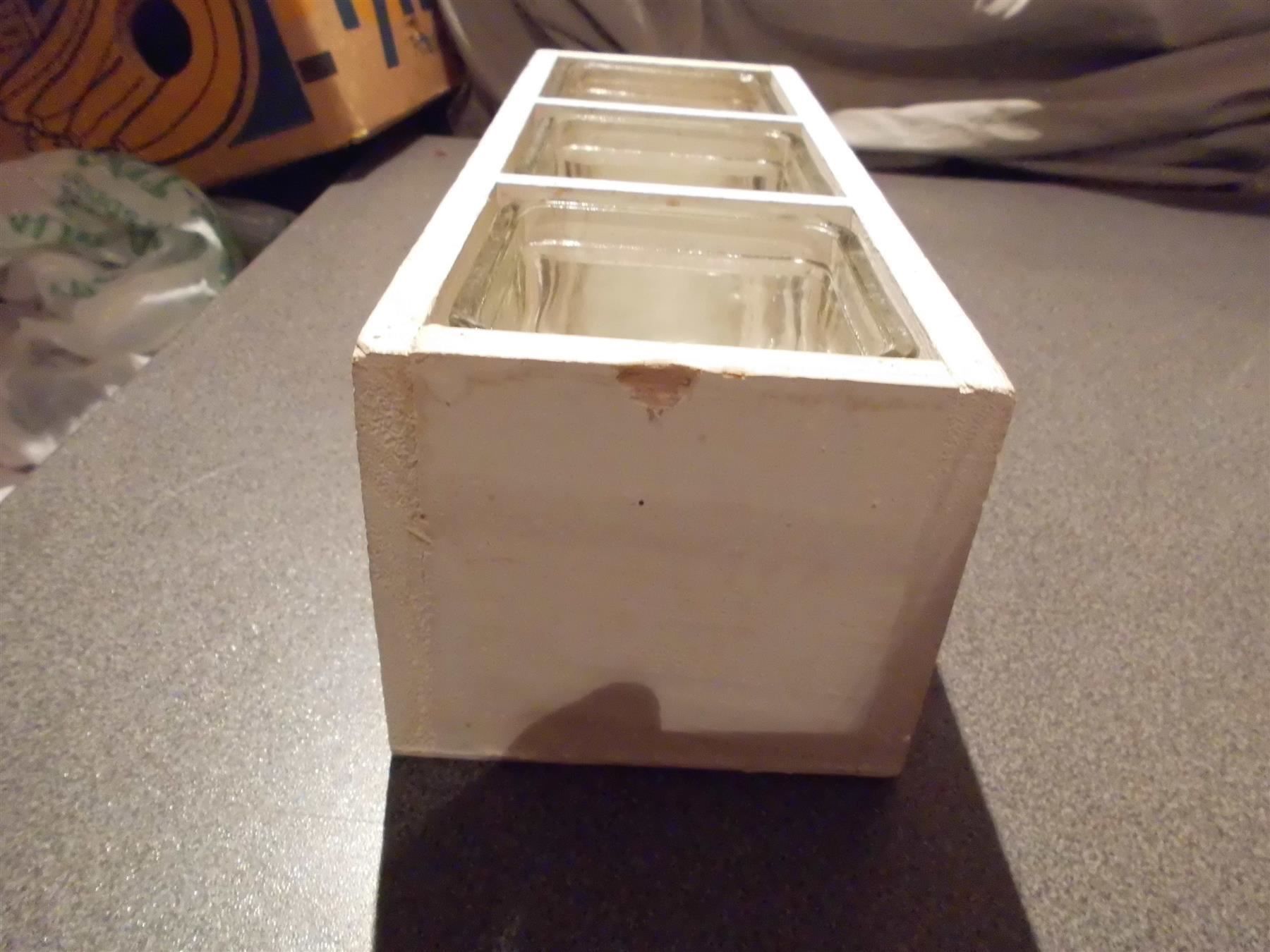 Casse di trasporto: Holzkiste mit Herzen, weiss, Glas-Einsät – Usato da Zürich venduto da abraxas1291 1
