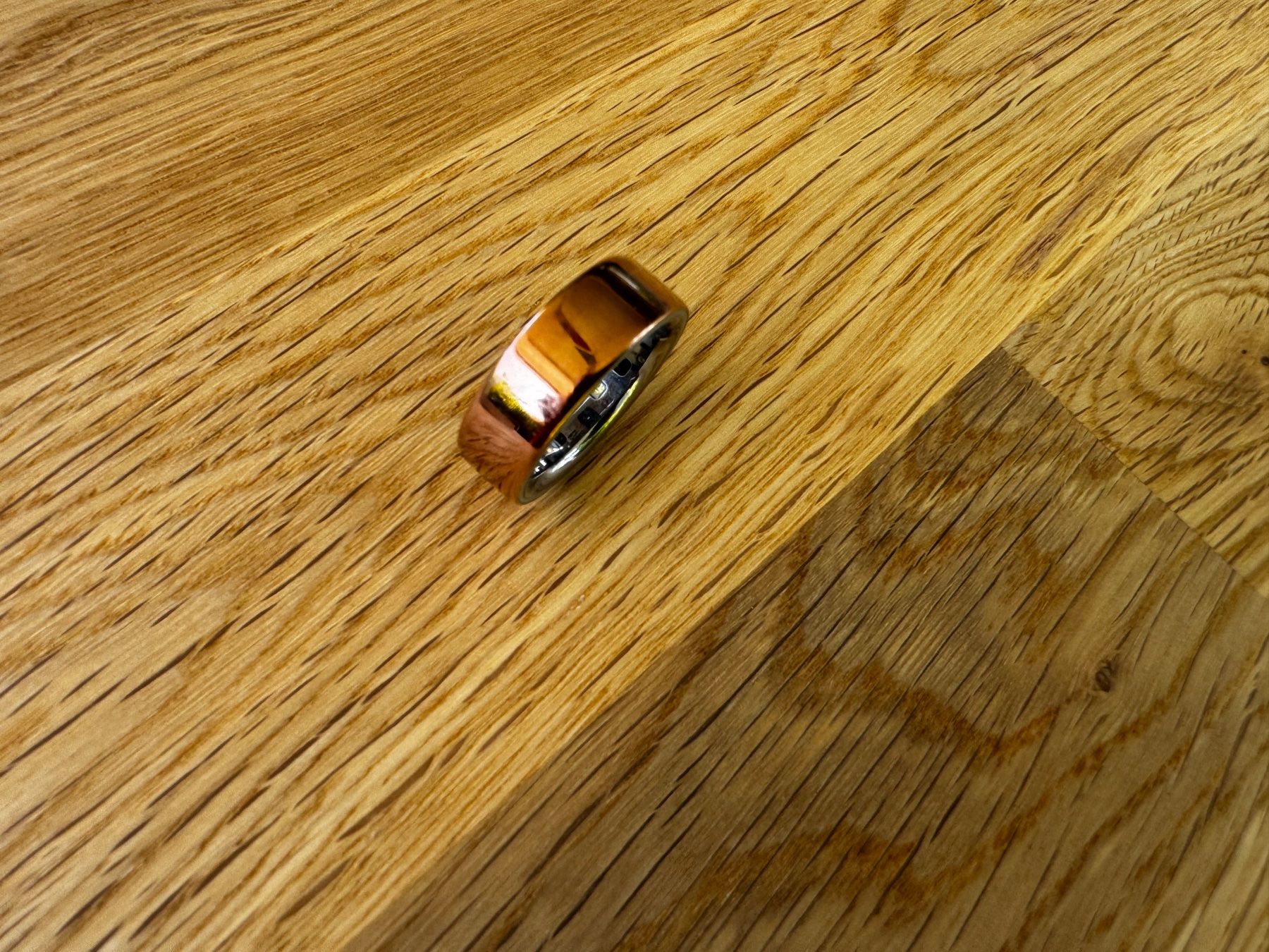 Oura Anelli: Oura Ring 4 Grösse 10 Rosegold mit Ladekabel – Usato da Unterengstringen venduto da Ikarus6 6