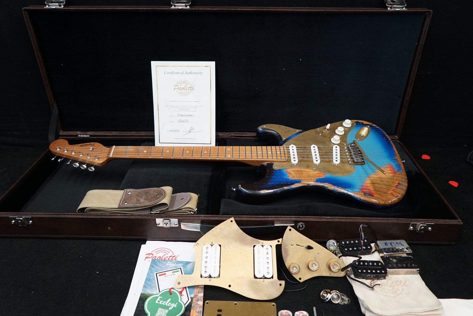 Strumenti musicali: Paoletti Stratosphere Loft SSS, Heavy Deep Blue over Sunburs – Usato da Ortschwaben venduto da Musictrade