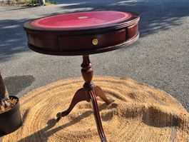Table d'appoint vintage en bois avec tiroirs