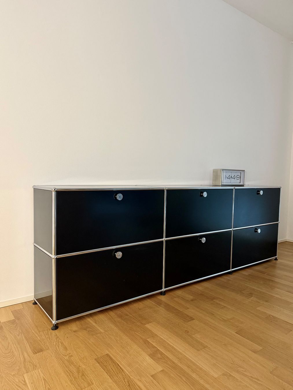 USM Scaffali: USM Haller Sideboard mit 6 Klappen, schwarz – Usato da Zürich venduto da ERATOMIUM 7