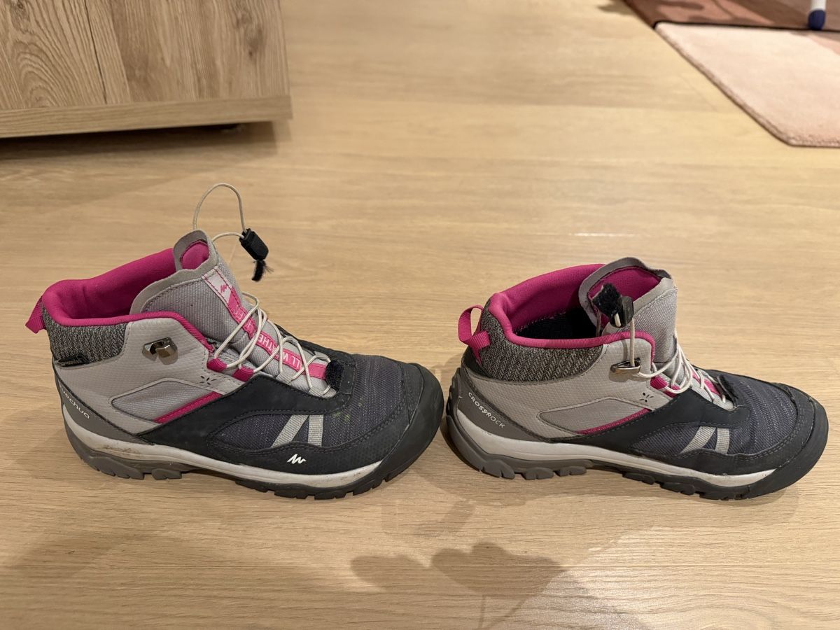 Decathlon Scarpe per ragazze: Quechua Crossrock Wanderschuhe Gr.35 – Usato da Therwil venduto da srosselli 1