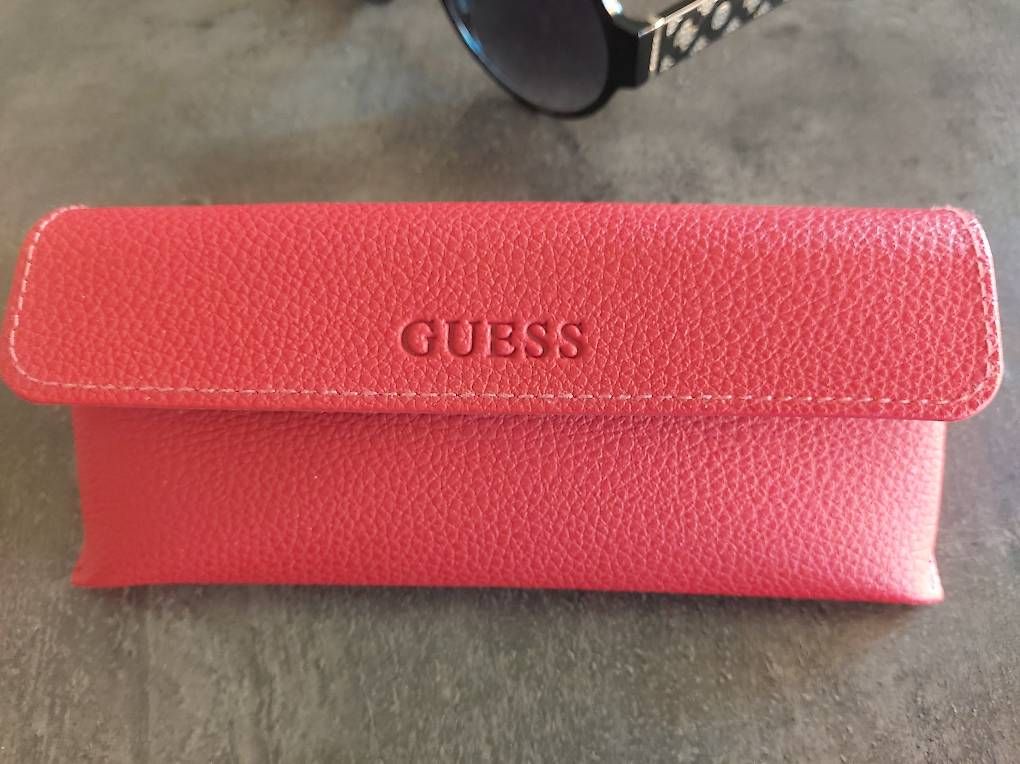 Guess Lunettes & Verres: Lunettes guess – D'occasion à Savièse par mag_58f8