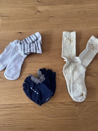 Radsport Set: Socken & Handschuhe