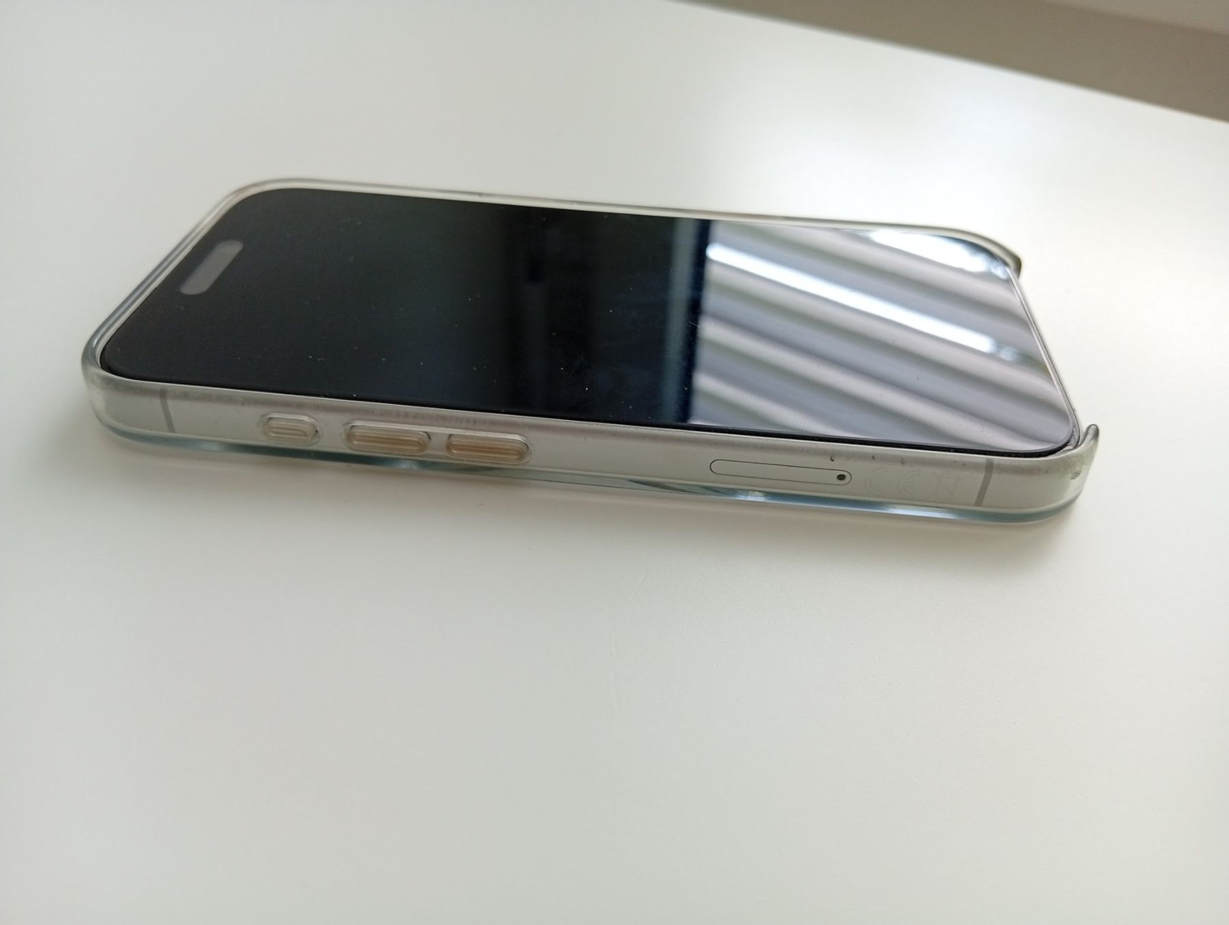 Apple Telefoni cellulari / Smartphones: iPhone 16 mit Apple MagSafe und Privacy Screen – Usato da Zürich venduto da flo_2h5w 9