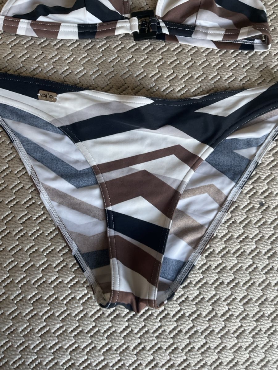 Costumi da bagno & Bikini: Nekholder Bikini, braun/schwarz/weiss, 36 – Usato da Solothurn venduto da Bobesch08 2