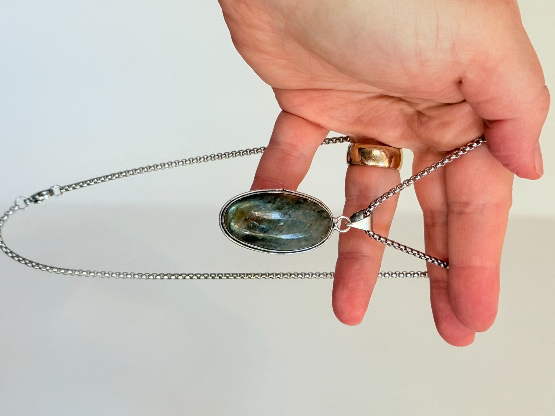 Pietre preziose: Pendentif Labradorite - Élégance Minérale – Nuovo e nell'imballaggio originale da Genève venduto da AWWA 6