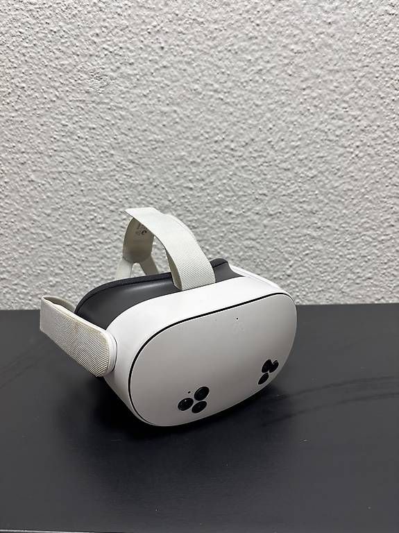 VR Brille: Meta Quest 3S VR-Brille mit 2 Controllern – Gebraucht aus Haag (Rheintal) von Damir_TA