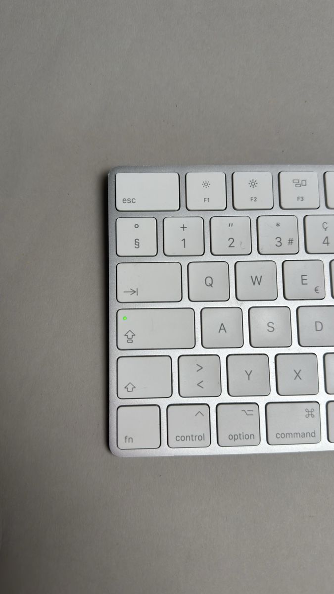 Apple Tastiere: Apple Magic Keyboard A1644 (Schweizer Layout CH) – Usato da Rümlang venduto da vla_9g7d 4