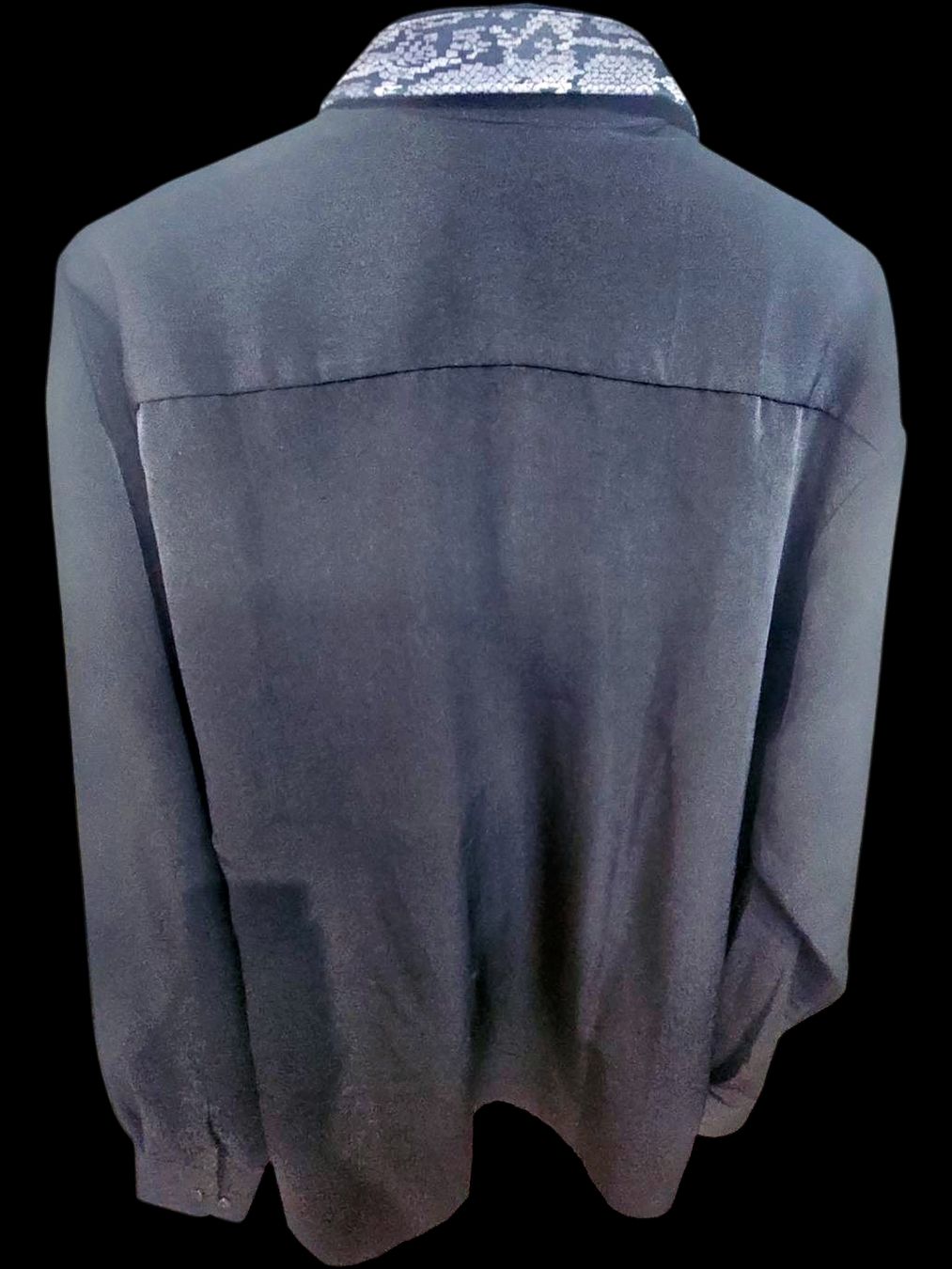 Hemden: Martex schwarzes Button-Down-Hemd mit Schlangenprint-Akzente – Gebraucht aus Zug von vinokilo 3