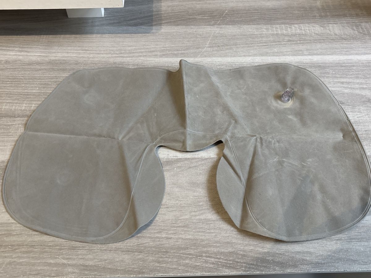 Cuscini: Oreiller cervical pour voyage – Nuovo (secondo la descrizione) da Chêne-Bourg venduto da iva_6fxv