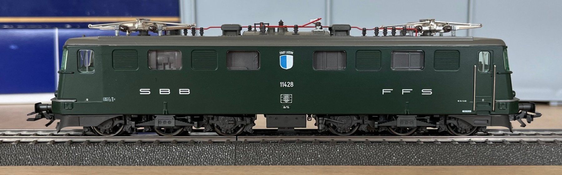 Märklin Modellini di ferrovie: Märklin Ae 6/6 und Re 460 - AC digital – Usato da Winterthur venduto da dond1 2
