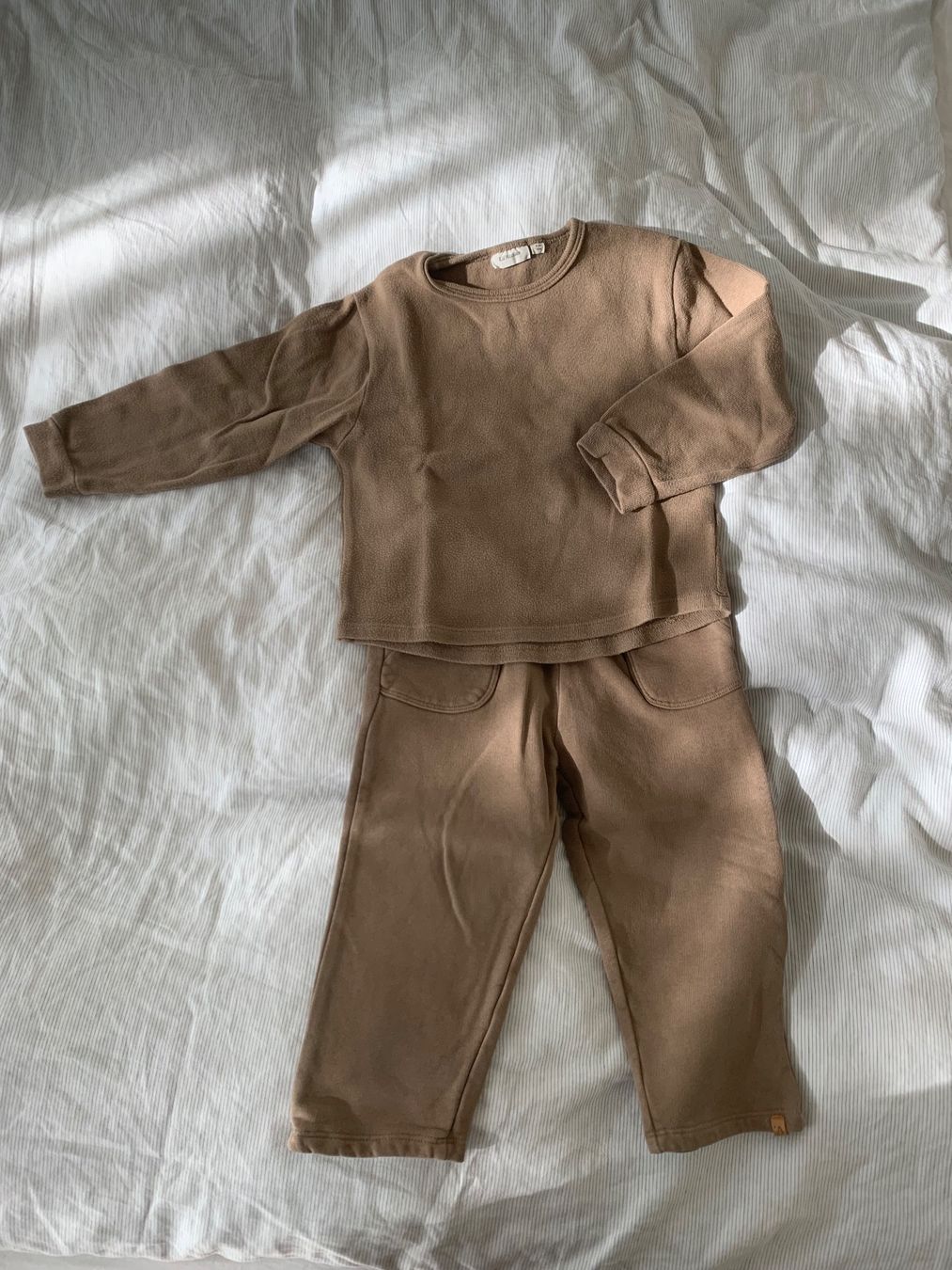 Lotti & Set di vestiti: Lil Atelier Hose Pullover Set Gr. 104 – Usato da Edlibach venduto da second_hand
