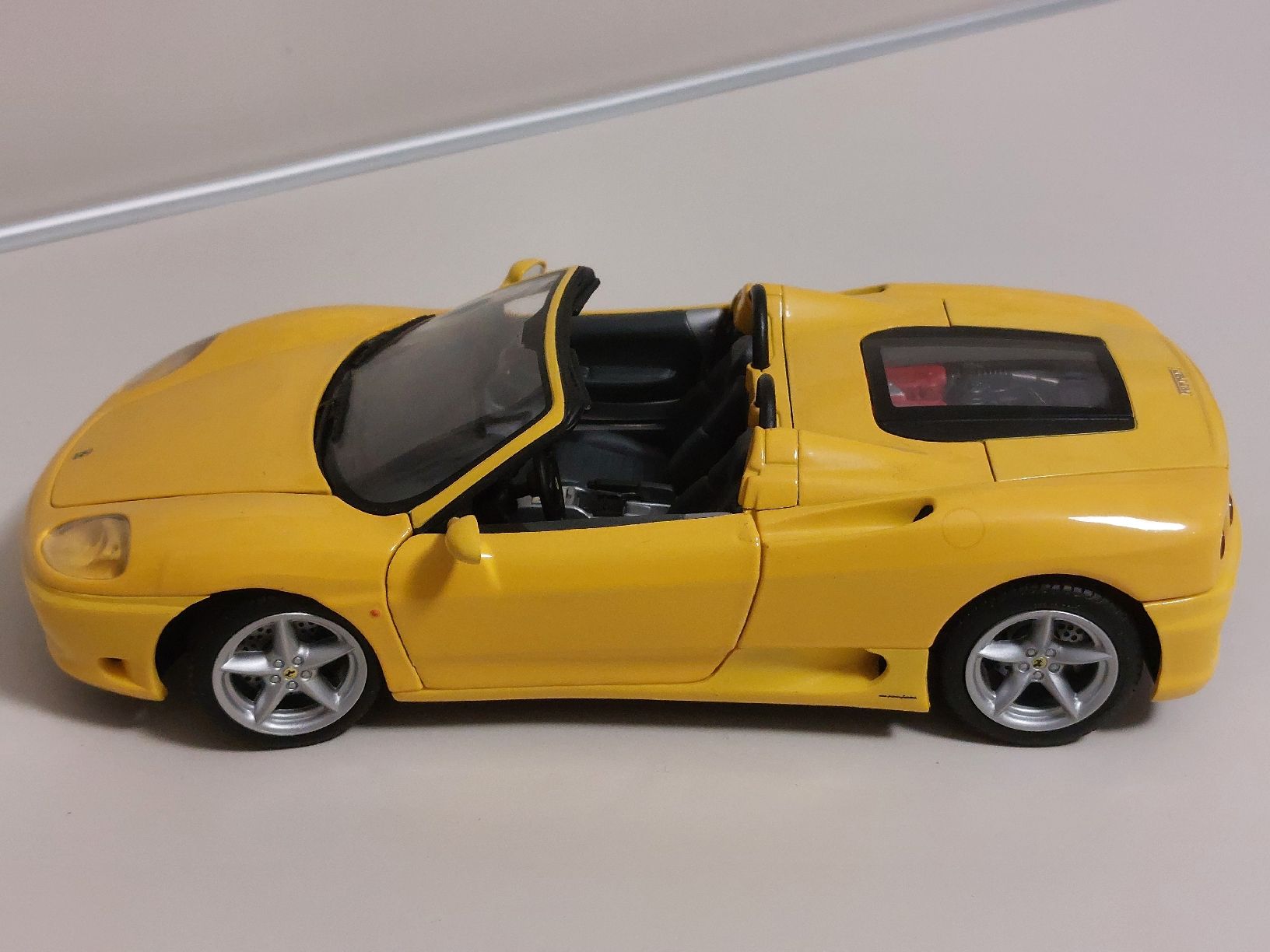 Scatola di Hot Wheels bassa - 12 unità per 6,90